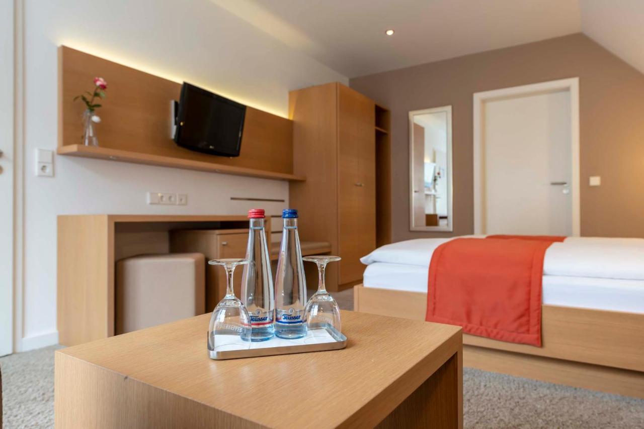 Hotel Gasthof Krone Niederstetten Eksteriør bilde