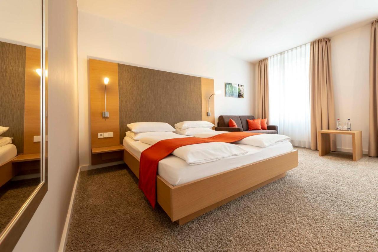 Hotel Gasthof Krone Niederstetten Eksteriør bilde