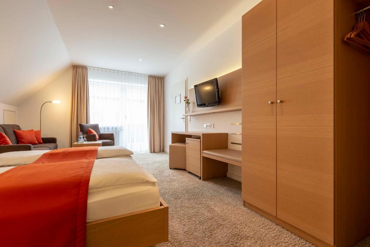 Hotel Gasthof Krone Niederstetten Eksteriør bilde