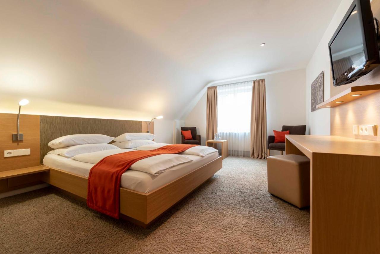 Hotel Gasthof Krone Niederstetten Eksteriør bilde
