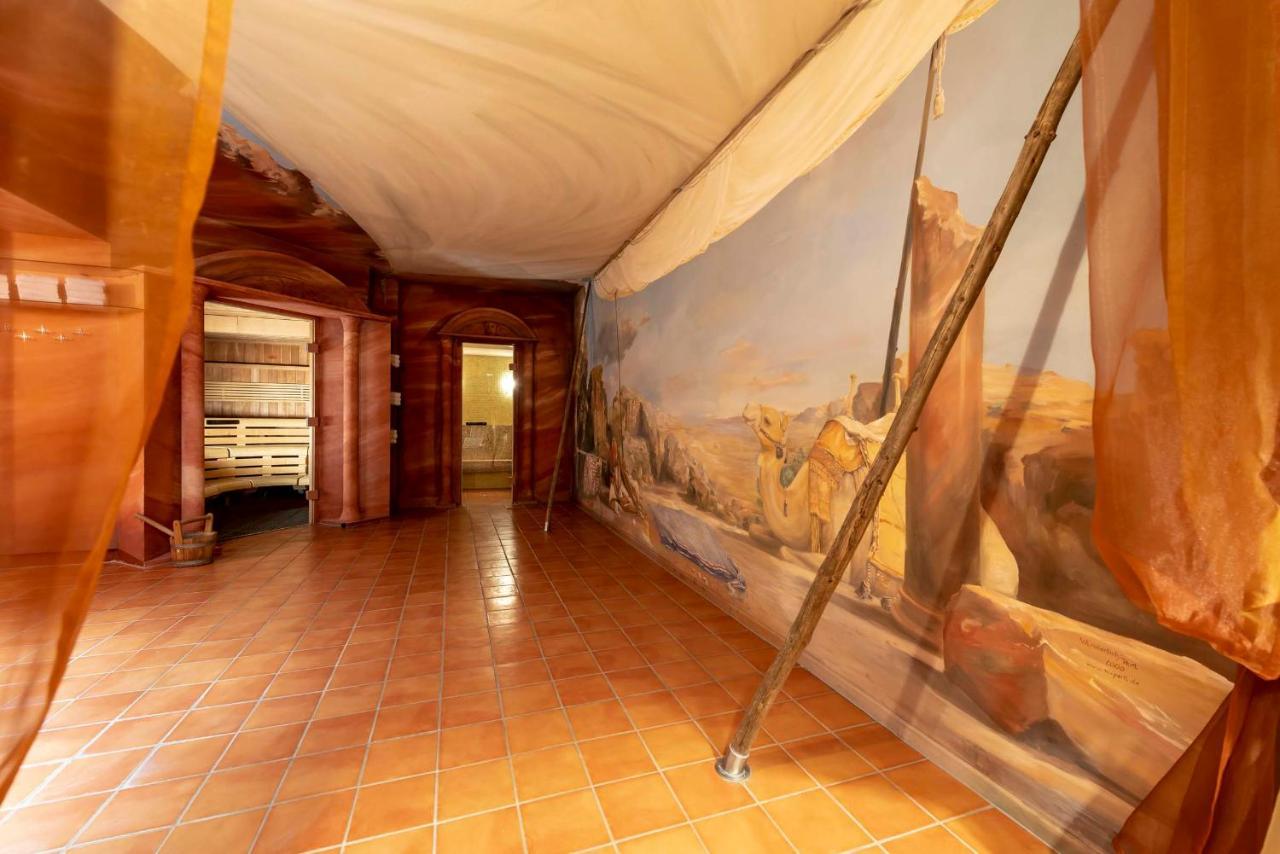 Hotel Gasthof Krone Niederstetten Eksteriør bilde